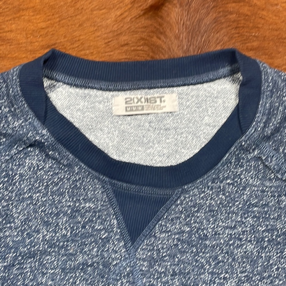 2(X)ist Raglan Sweatshirt - Picture 3 of 3